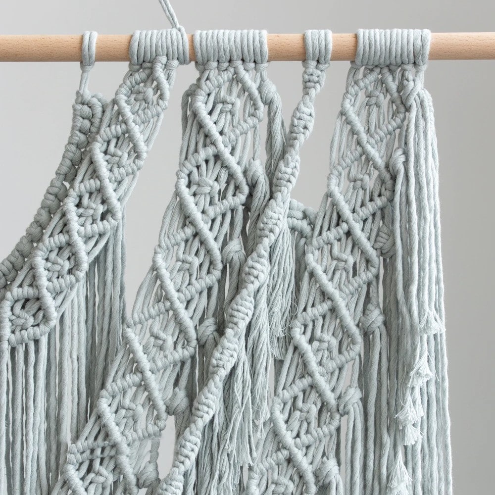 Macramé mural gris