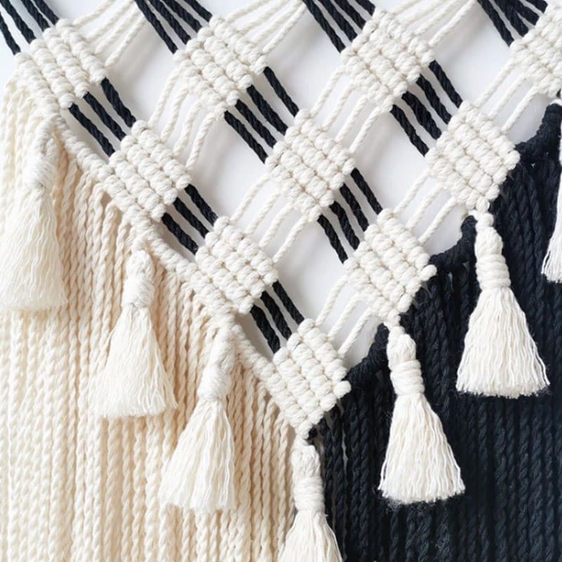 Macramé mural noir et blanc