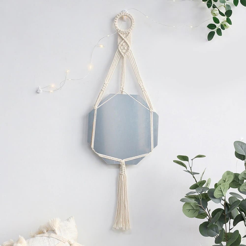 Miroir suspendu en macramé