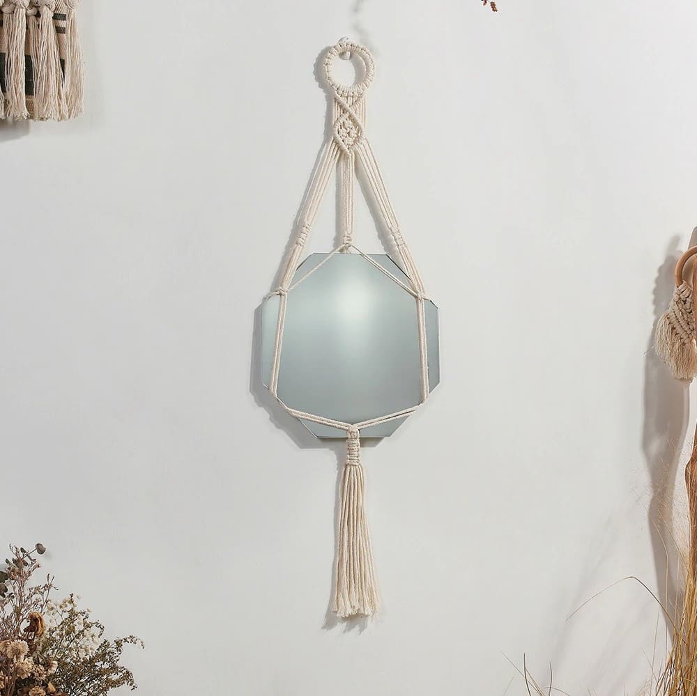 Miroir suspendu en macramé