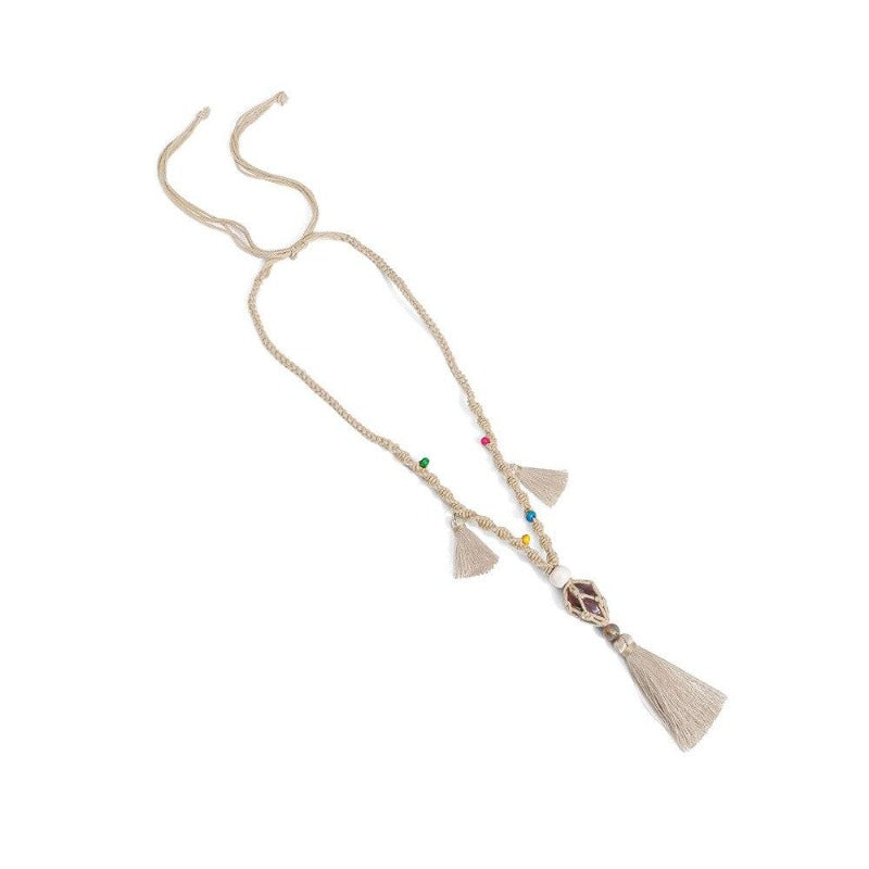 Collier en macramé avec perles