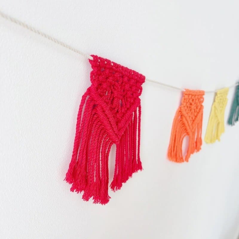 Guirlande fanion macramé