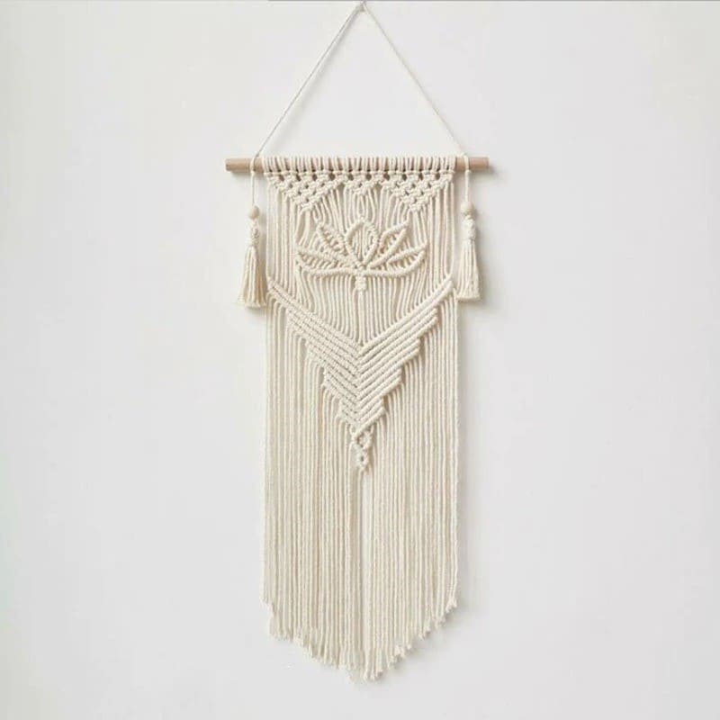 Macramé mural simple