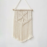Macramé mural simple
