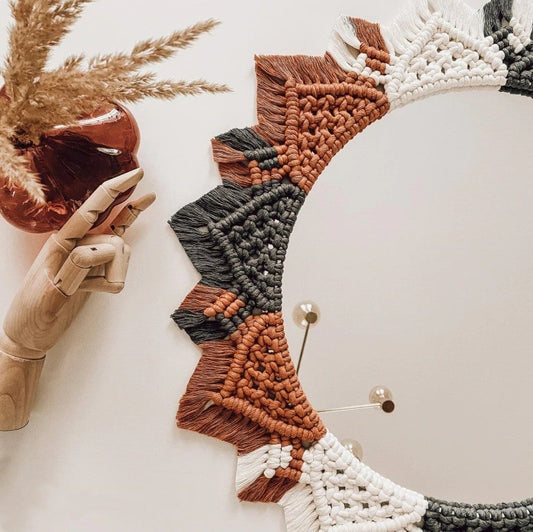 Miroir avec macramé
